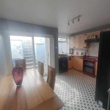 Guardian View Villa Abertillery Exterior photo
